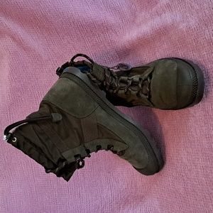 Women's waterproof boots